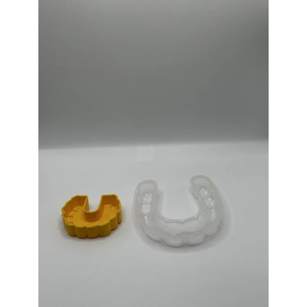 Melissa & Doug Yellow & Clear Plastic Teeth/Mouth Mold Toy Set - Novelty Prop